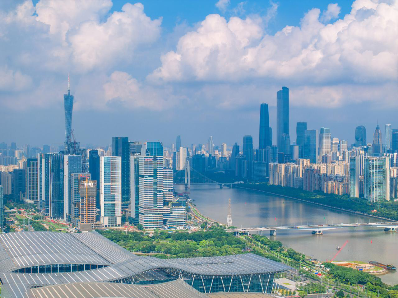 工业触摸一体机选型新思维：以场景化定制，驱动智能制造效能跃升