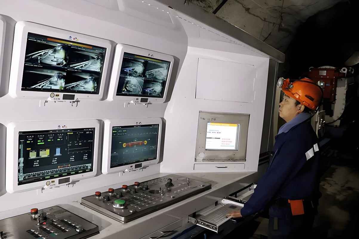 TouchWo触沃工控一体机赋能煤炭开采应用解决方案